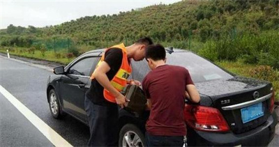 平湖永福道路救援